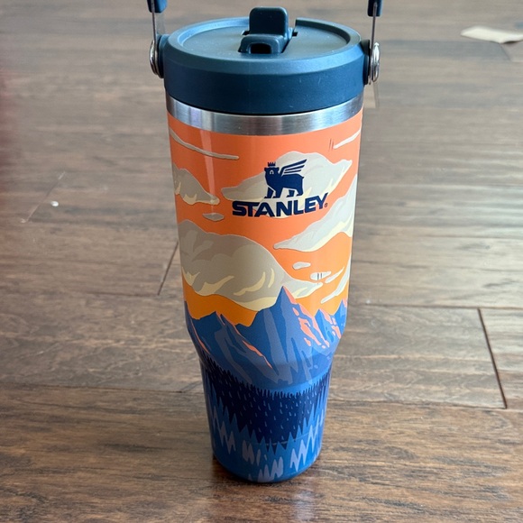 Stanley Accessories - Stanley Adventure Series Mug with Mountain Art